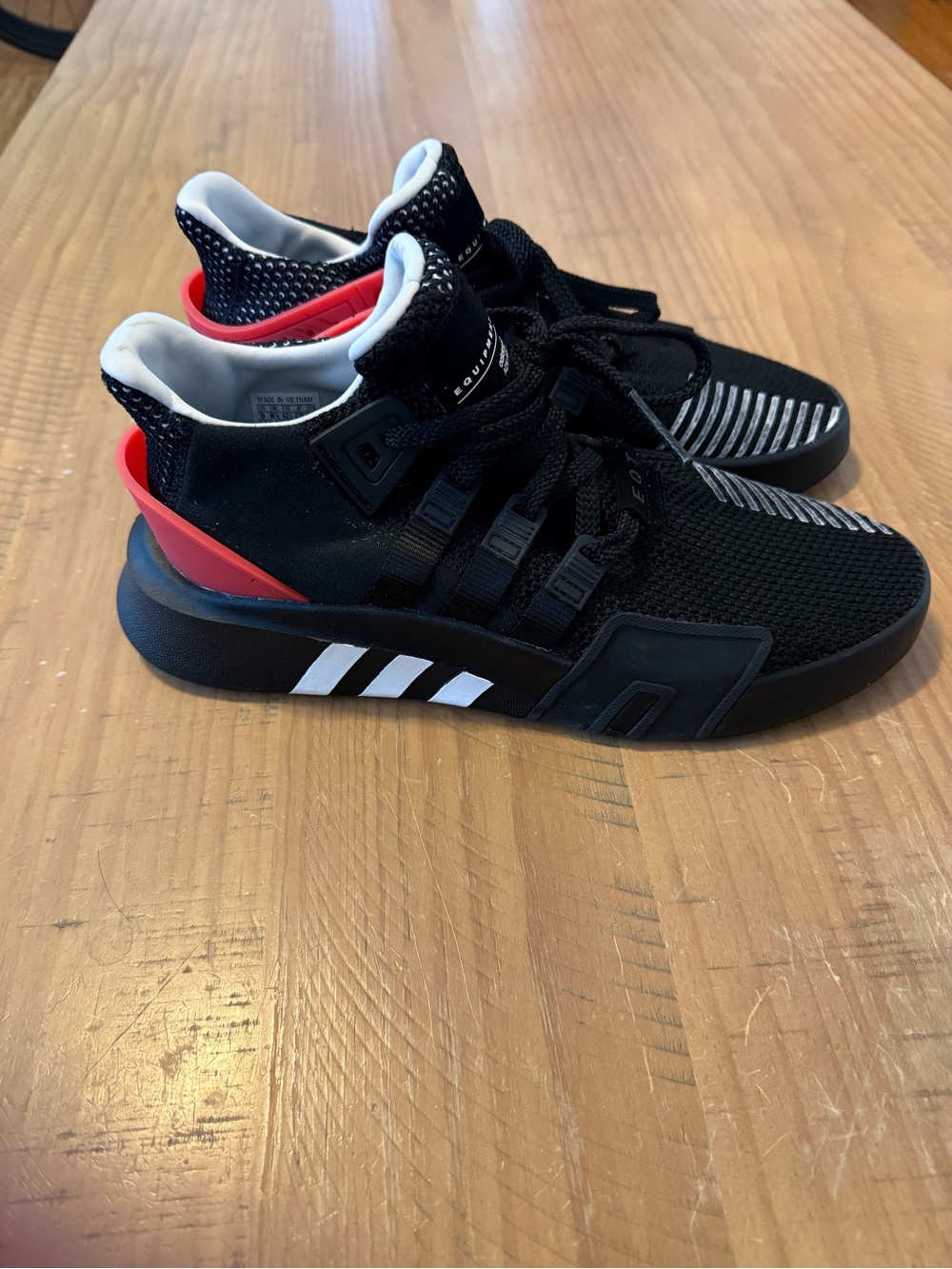 adidas EQ21 Run Running Shoes Black & Red US 9 Like New